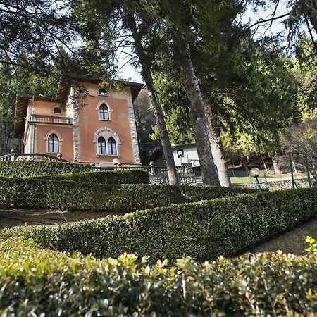 Villa Pinetina B&B Lasnigo Camera foto