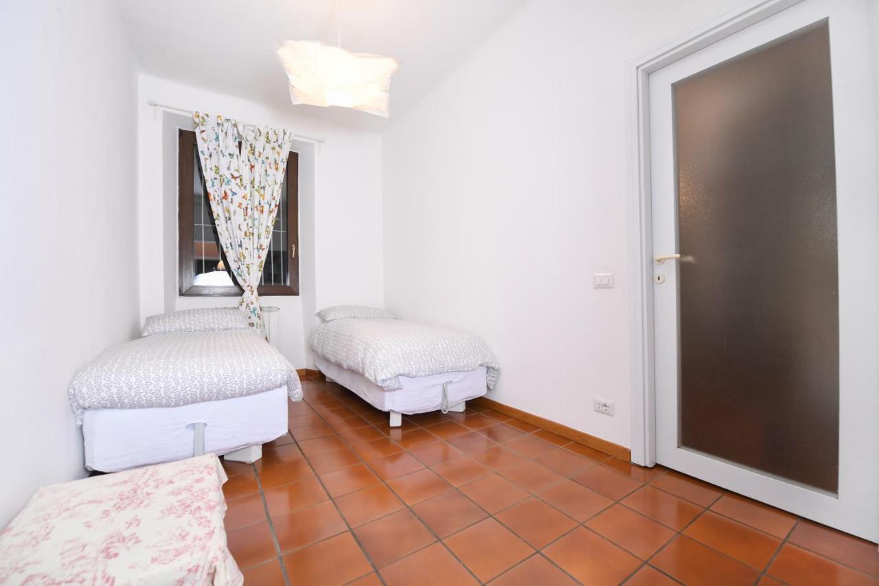 Villa Pinetina B&B Lasnigo Esterno foto