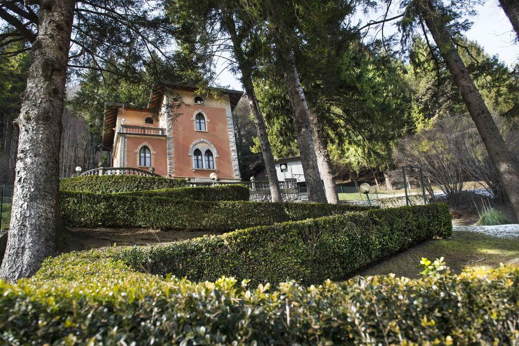 Villa Pinetina B&B Lasnigo Camera foto