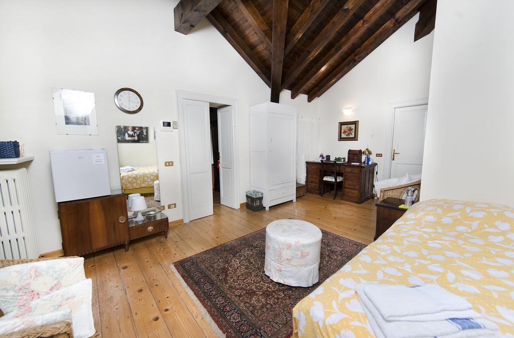 Villa Pinetina B&B Lasnigo Esterno foto