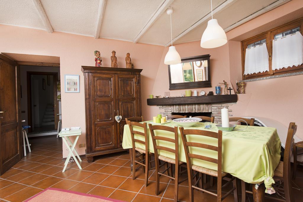 Villa Pinetina B&B Lasnigo Esterno foto
